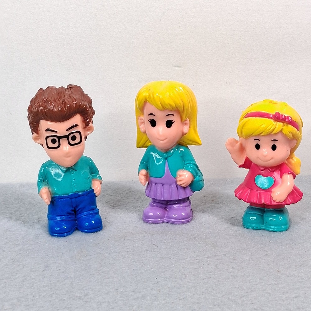 Keenway Dollhouse Mini Figures Family Set of 3 w/ Mom Dad Girl Plastic Vintage